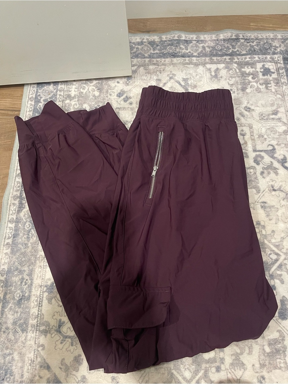 Old Navy Women's Plum Jogger Cargo Pants